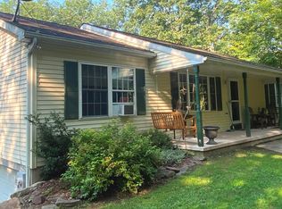 166 Pleasant Ln, Brodheadsville, PA