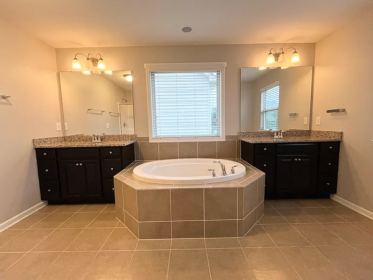 329 Reezy Ln — Photo 9