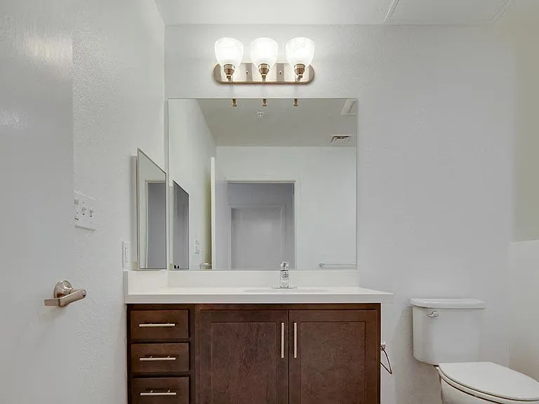 Deer Creek Apartments — Photo 24
