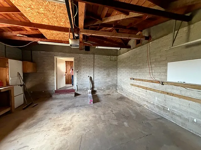 Eucalyptus Hills Dr — Photo 6