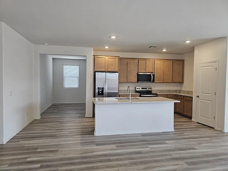 1447 W Pima Ave — Photo 2
