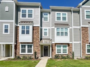 2022 Laycock Ln #101, Suffolk, VA 23435