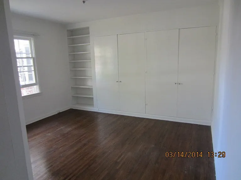 1000-1004 Tiverton Avenue 10844 52 Weyburn Ave — Photo 9