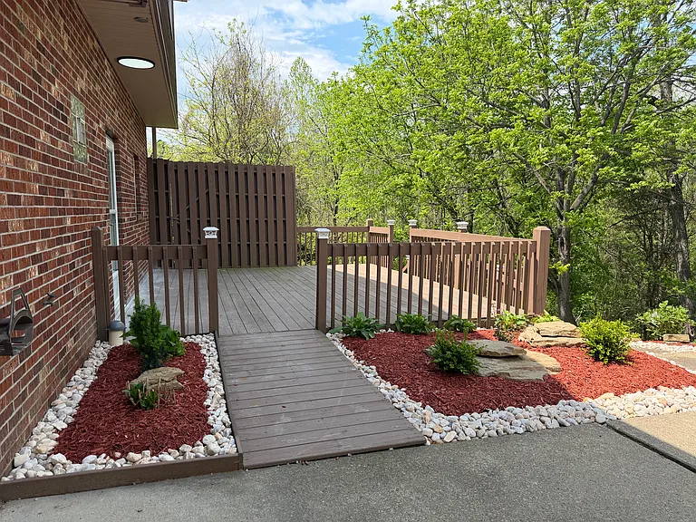 129 Greenridge Dr — Photo 17