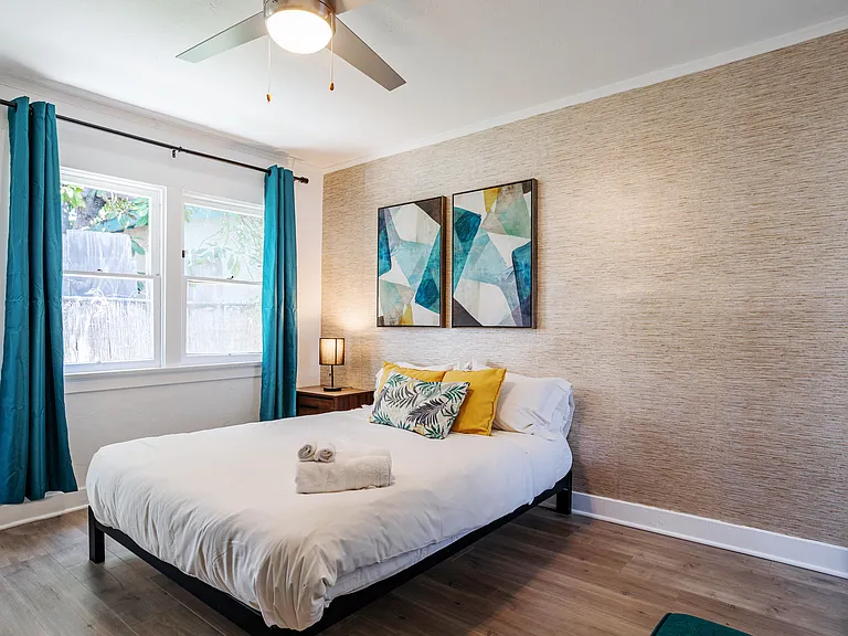 653 Flower Ave #C — Photo 3