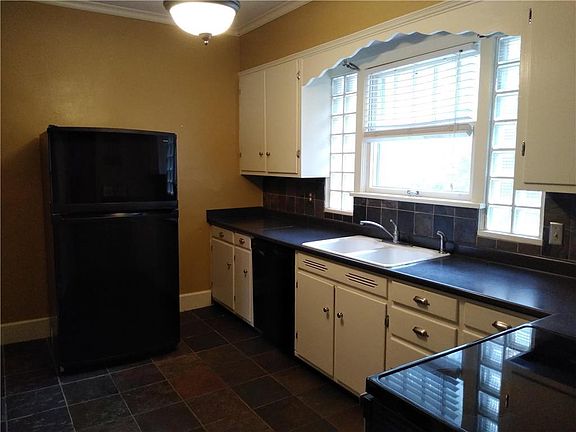 5th image of 601 N 25th St