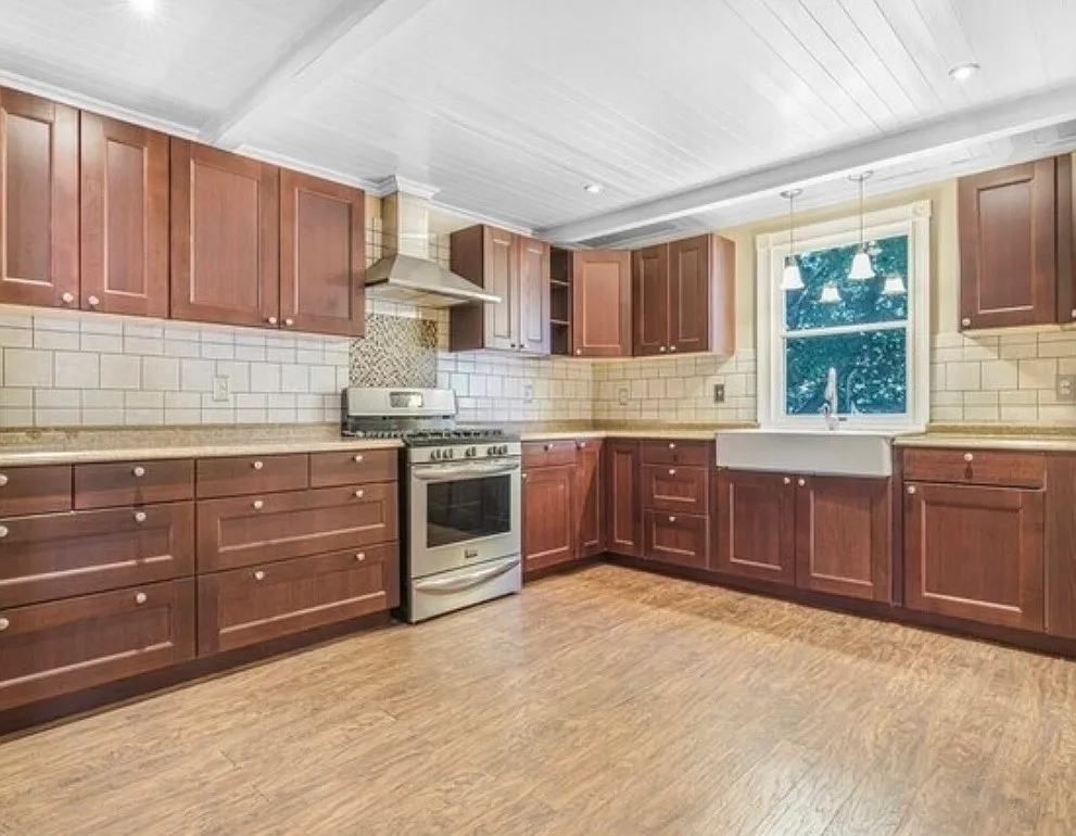 2 bed, 1400 sqft, $2,300 — Photo 1