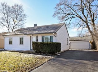 317 Stratford Cir, Streamwood, IL