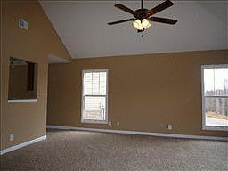 4th image of 629 Hidden Valley Dr