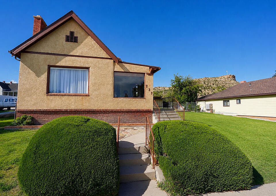 1st image of 737 W Baca St
