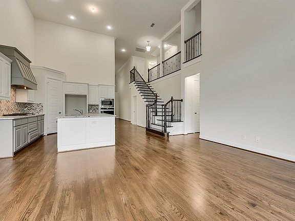 3rd image of 7700 Choctaw Ln