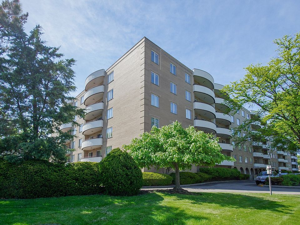 1st image of 6400 N Cicero Ave APT 304