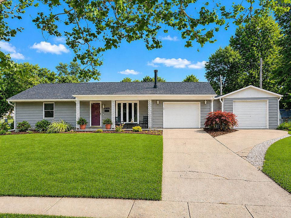 1st image of 221 Rowe Dr