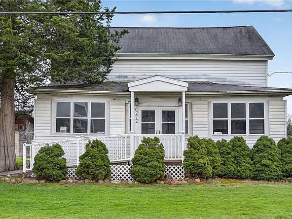 3rd image of 6272 Island Rd