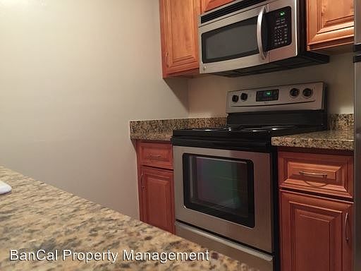2nd image of 2420 Steiner St