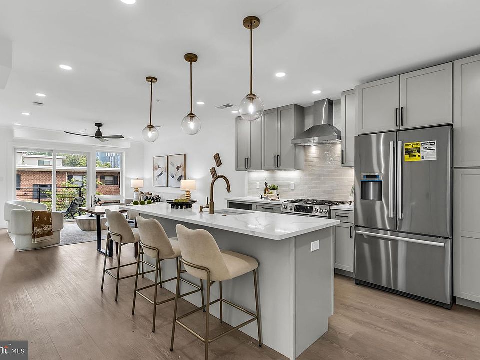 1st image of 1201 N Quinn St #302