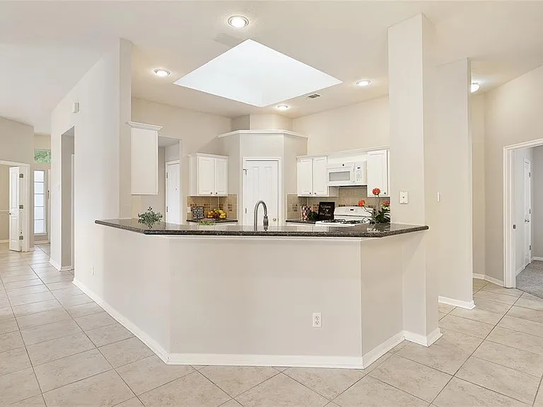 9000 Deurne Dr — Photo 8