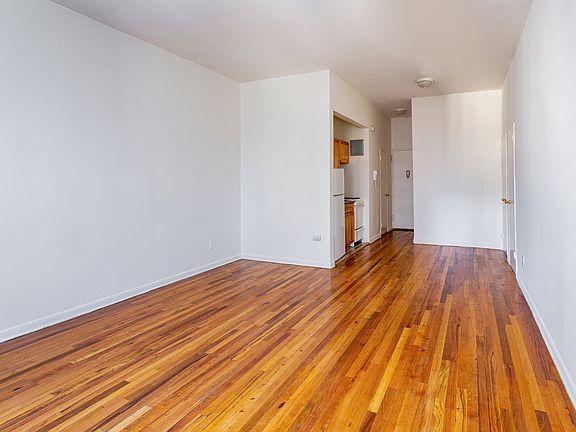 4th image of 100 Sullivan St APT 7F