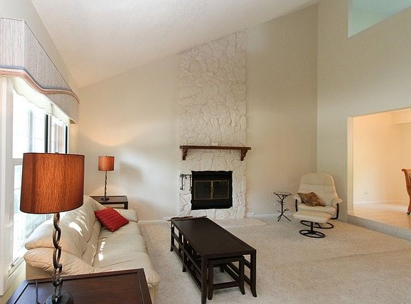 5th image of 645 Dixon Ct