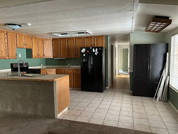 2nd image of 398 N 1st East St E