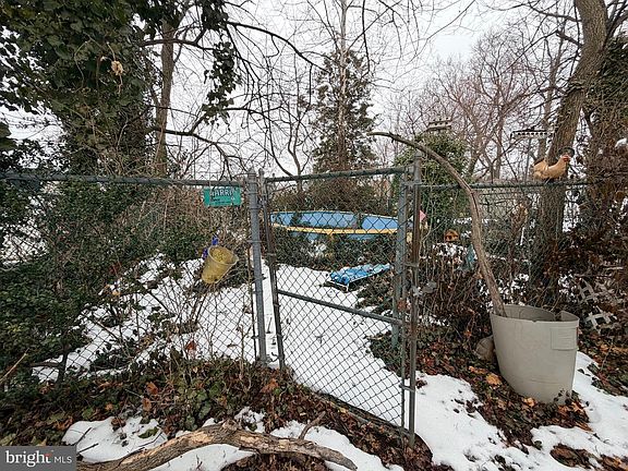 5th image of 6 Rhode Island Ave