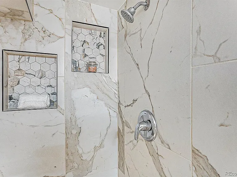406 S Pearl St — Photo 22