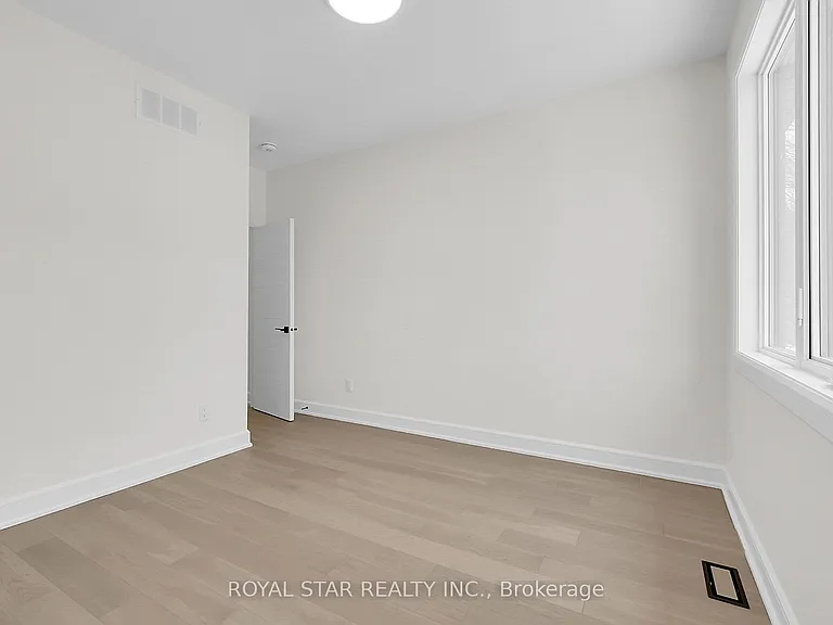 553 Mutual St — Photo 26