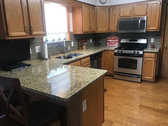 3rd image of 3245 Tuscarora Ct
