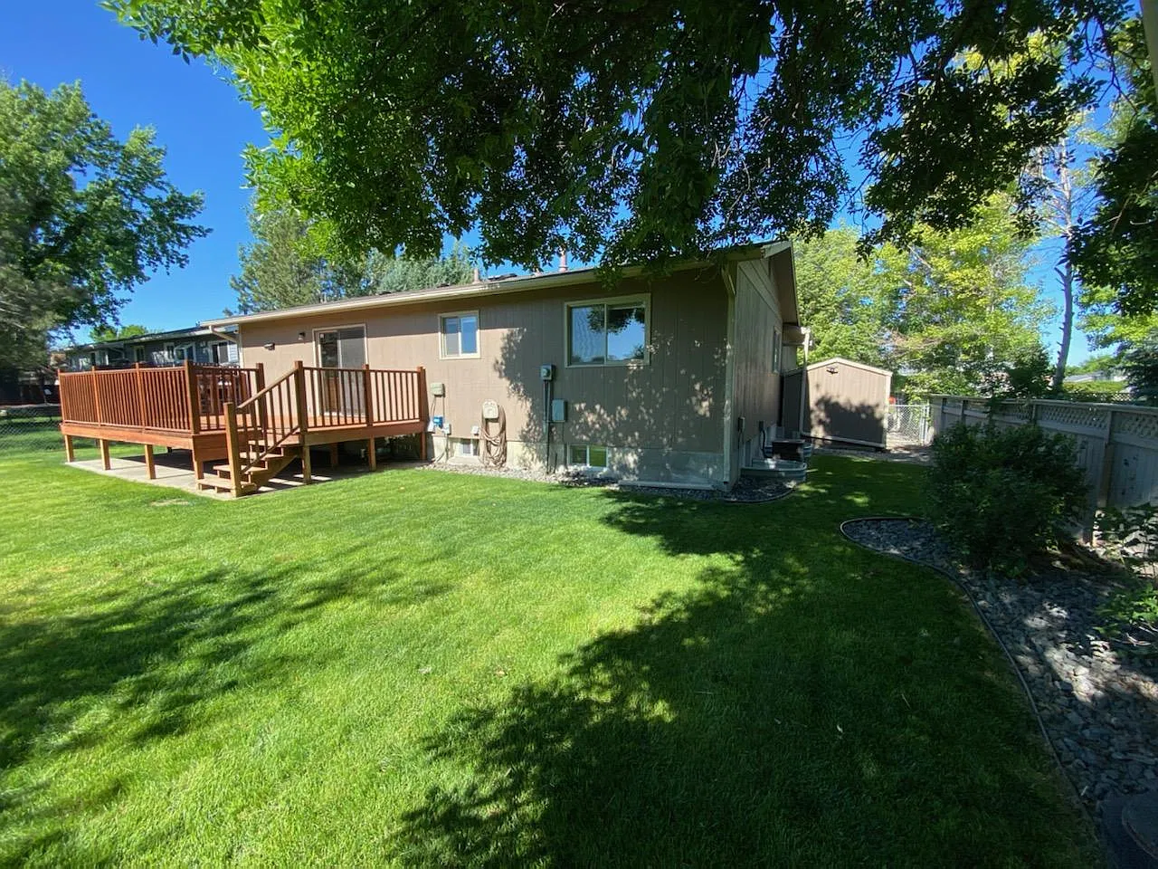 5 bed, 2100 sqft, $2,300 — Photo 1