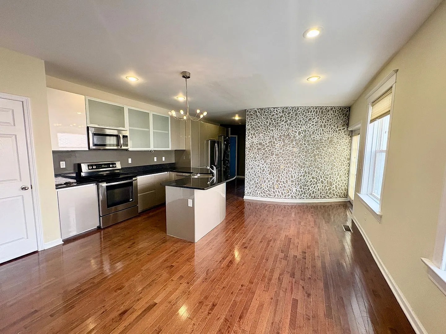 4164 W Pine — Photo 3