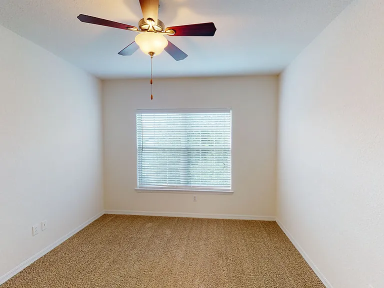 Ashton at Waterford Lakes — Photo 48
