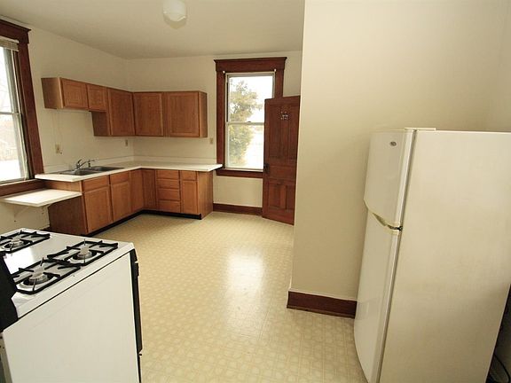 5th image of 3626 Puhlman Ave