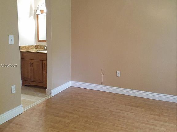 3rd image of 9964 Nob Hill Pl