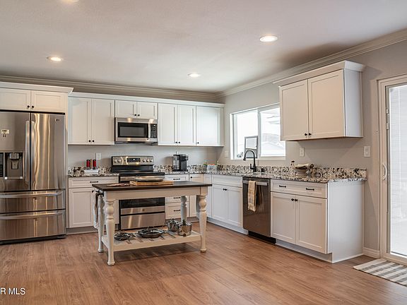 4th image of 722 Lois Ave