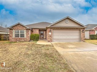 429 E Meadow Wood Ln, Bella Vista, AR 72758