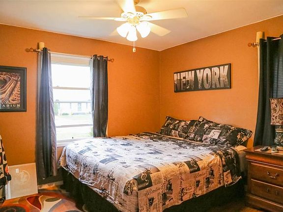 5th image of 4723 Parkway
