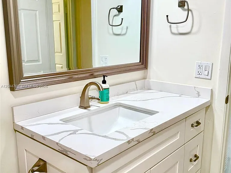 1705 Whitehall Dr #403 — Photo 34