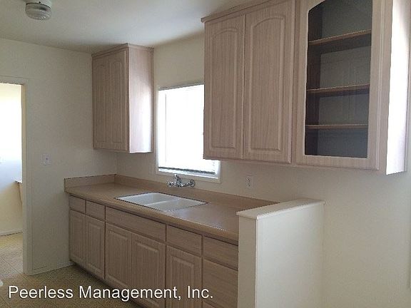 3rd image of 6843 Clara Lee Ave