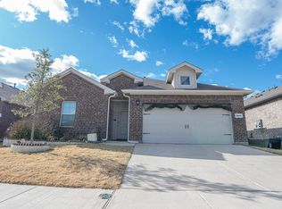 8645 Mirror Lake Dr, Fort Worth, TX 76179