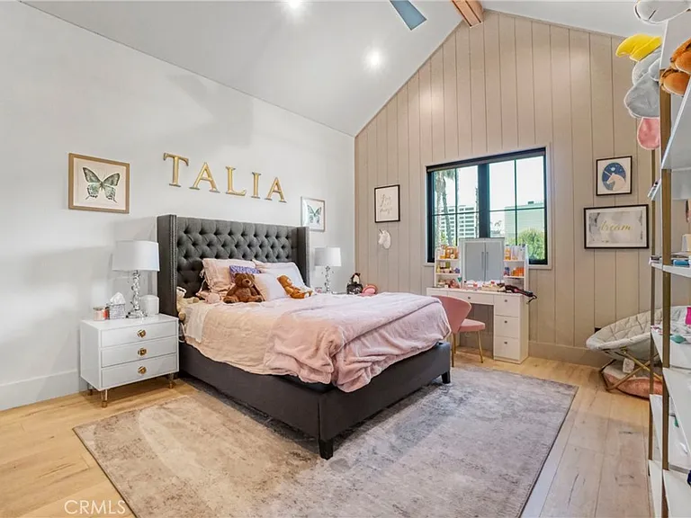 4961 Edgerton Ave — Photo 32