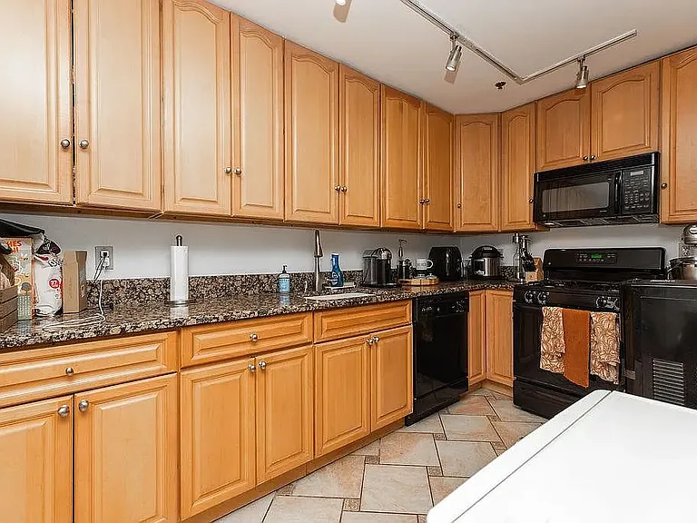 354 3rd St #3 — Photo 3
