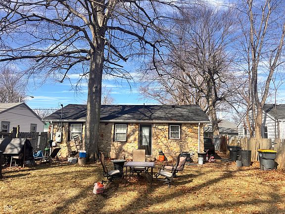 4th image of 2617 Fowler St
