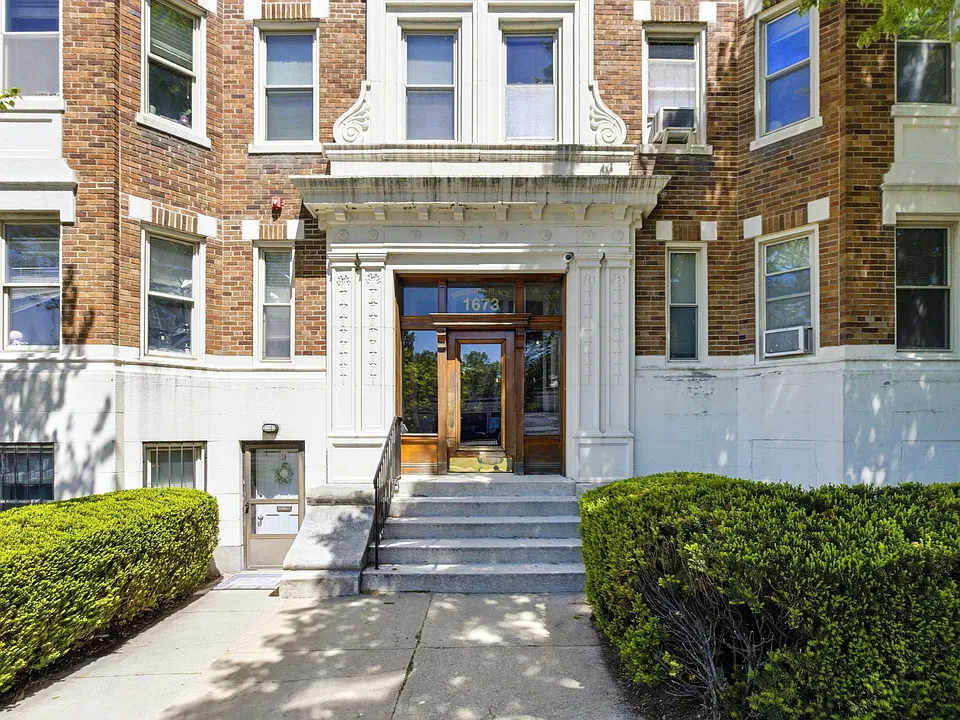 1673 Commonwealth Ave #3