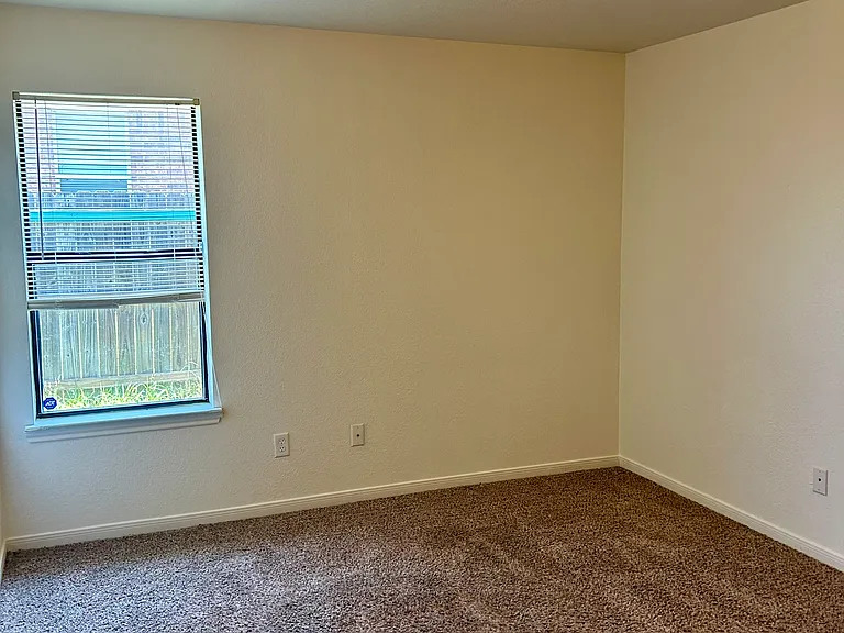313 Cedar Ridge Dr #B — Photo 10