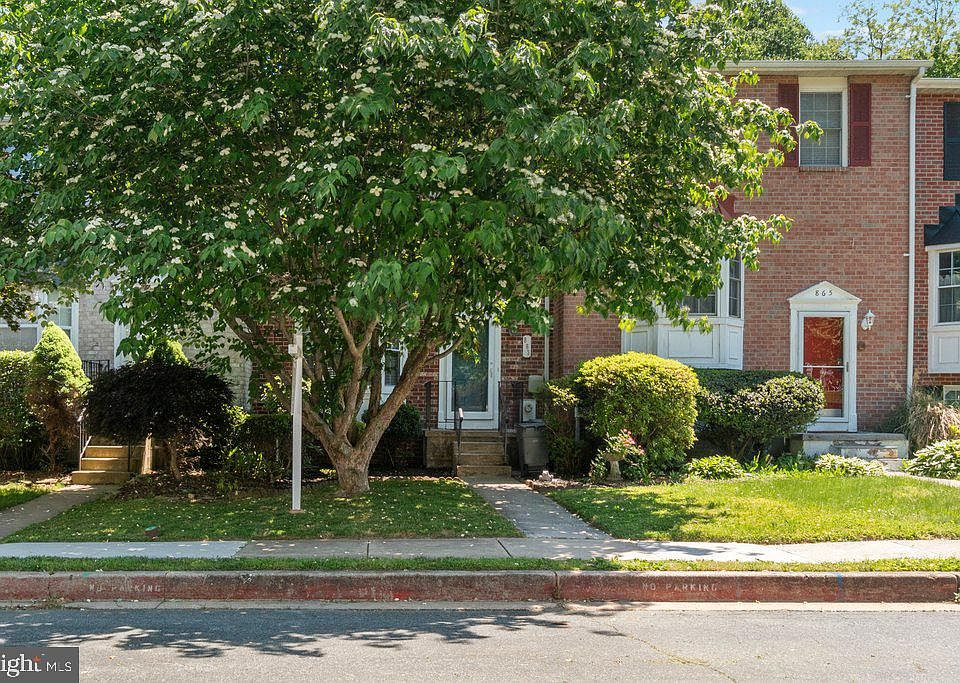 1st image of 863 Ellicott Dr