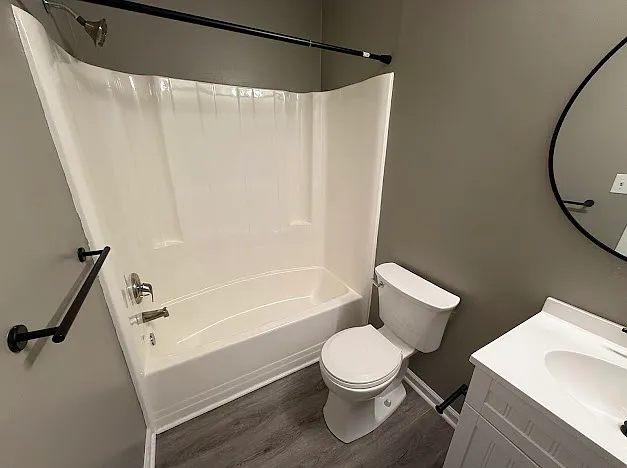 548 Hollomon Dr — Photo 17