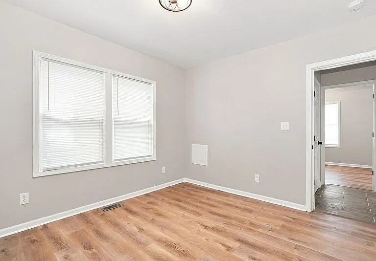 846-848 Reinhard Ave #846 — Photo 10