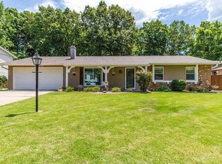 4 E Meadow Ln, Saint Peters, MO