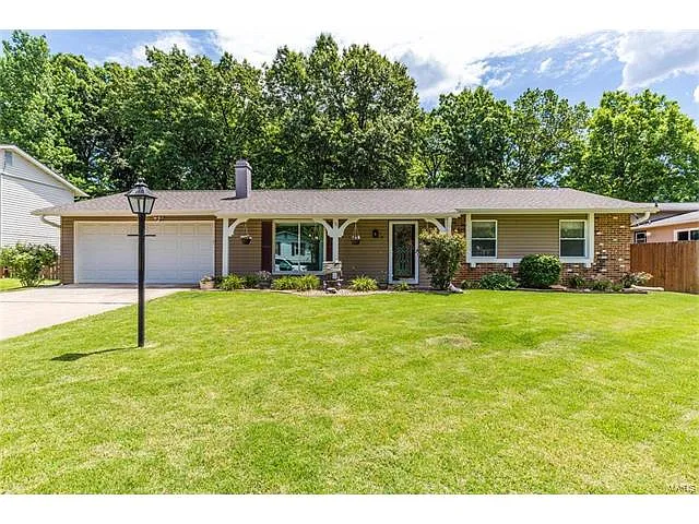 4 E Meadow Ln photo 1