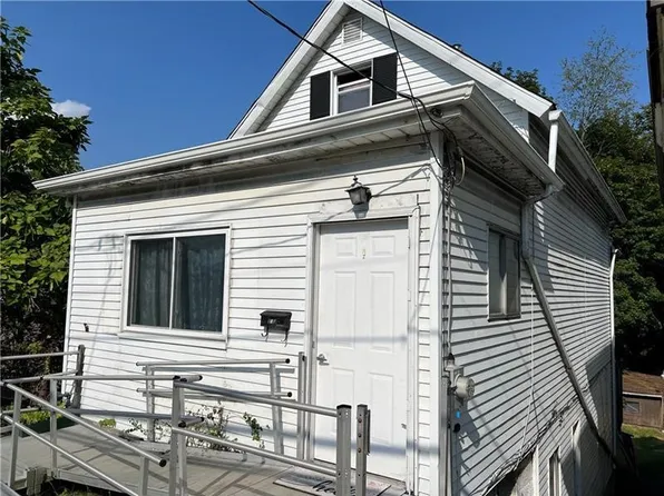 506 Lowry Ave, Jeannette, PA 15644